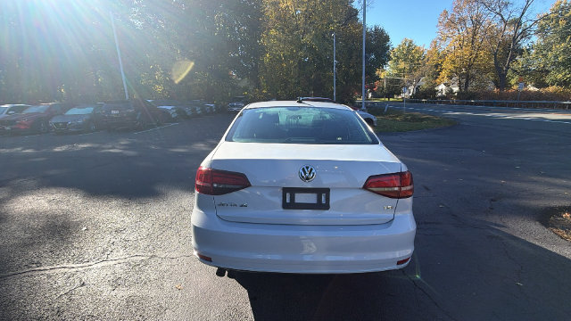 Used 2017 Volkswagen Jetta SE FWD image 6