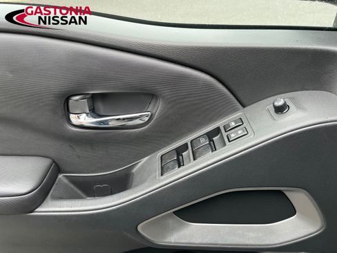 Used 2023 Nissan Frontier SV image 17