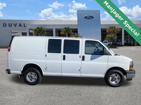 Used 2023 GMC Savana 2500 w/ Driver Convenience Package image 3