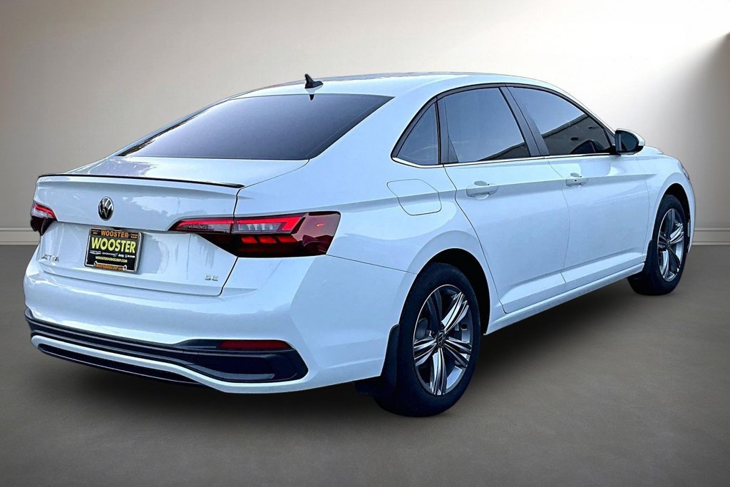 Used 2023 Volkswagen Jetta SE FWD image 5