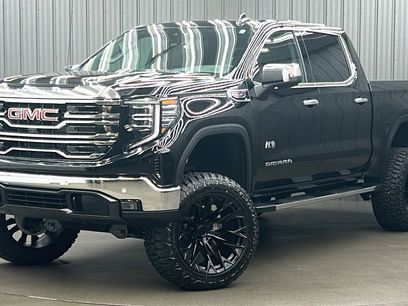 Used 2025 GMC Sierra 1500 SLT w/ SLT Premium Plus Package