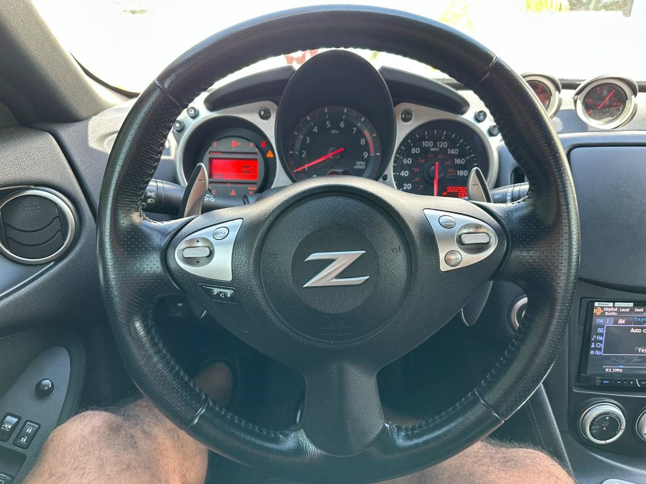 Used 2014 Nissan 370Z Coupe RWD image 30