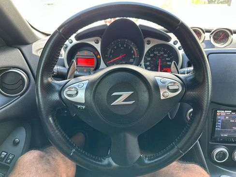 Used 2014 Nissan 370Z Coupe RWD image 30
