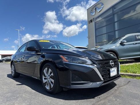 Used 2024 Nissan Altima 2.5 S FWD image 1