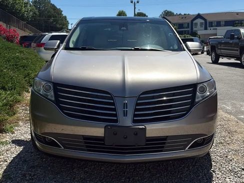 Used 2018 Lincoln MKT AWD w/ Technology Package image 4