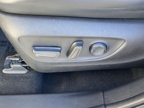 Used 2023 Toyota Highlander XLE image 17