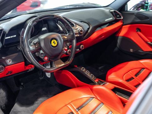 Used 2019 Ferrari 488 GTB RWD image 40