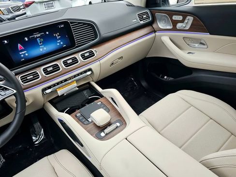 New 2026 Mercedes-Benz GLS 450 4MATIC image 31