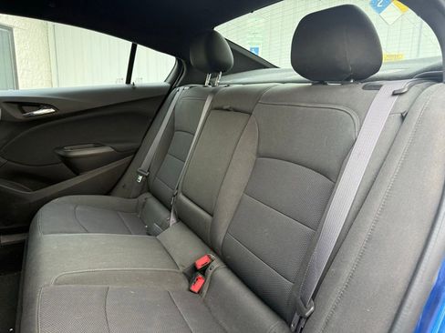 Used 2016 Chevrolet Cruze LT w/ Convenience Package image 11