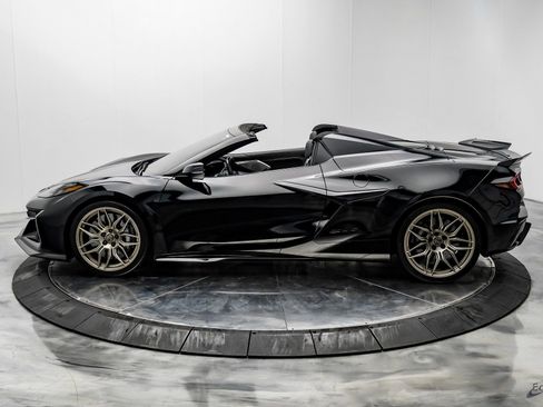 Used 2023 Chevrolet Corvette Z06 image 8