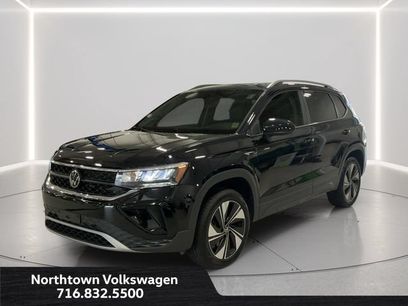 Certified 2023 Volkswagen Taos SE w/ Panoramic Sunroof Package