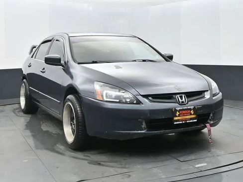 Used 2005 Honda Accord EX image 2