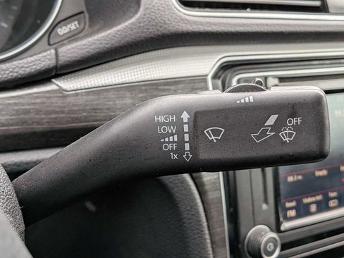 Used 2018 Volkswagen Passat 2.0T SE image 25