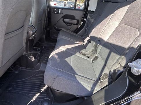 Used 2024 Jeep Gladiator Sport image 26