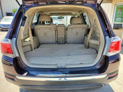 Used 2011 Toyota Highlander Limited w/ Tow Pkg FWD image 59