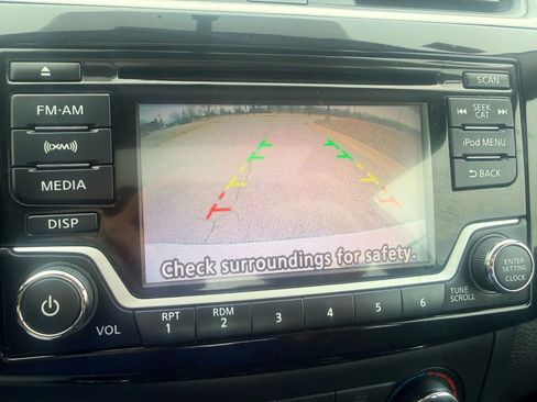 Used 2017 Nissan Sentra SV w/ Style Package image 4