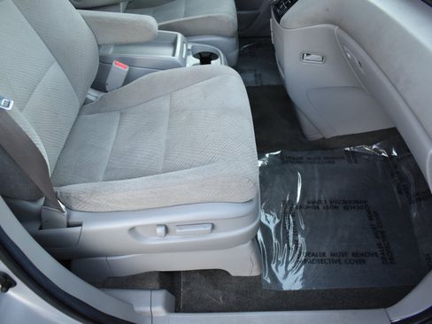 Used 2014 Honda Odyssey EX image 32