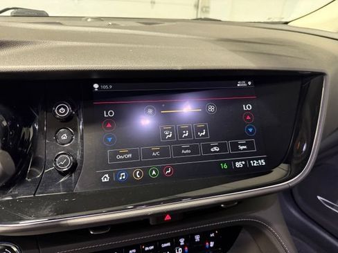 Used 2023 Buick Envision Avenir AWD/4WD image 21