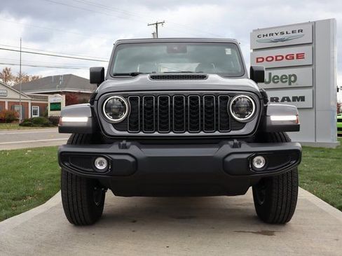 New 2025 Jeep Gladiator Sport image 5
