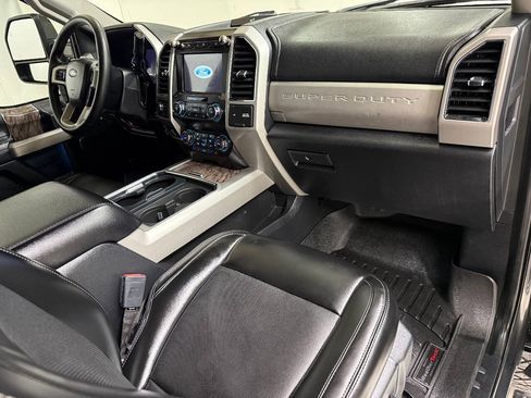 Used 2019 Ford F250 Lariat w/ Lariat Ultimate Package AWD/4WD image 30