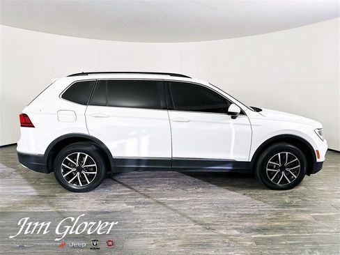 Used 2021 Volkswagen Tiguan SE image 9