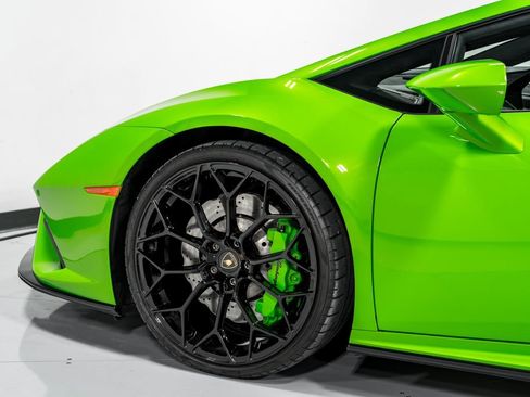 Used 2022 Lamborghini Huracan EVO RWD image 45