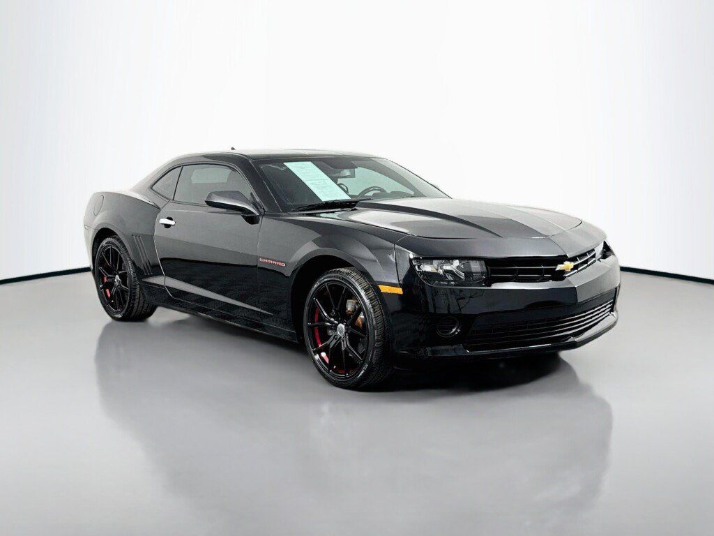 Used 2015 Chevrolet Camaro LT RWD image 7