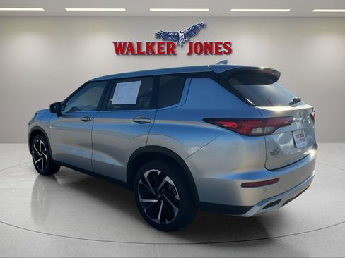 Used 2024 Mitsubishi Outlander SE image 5