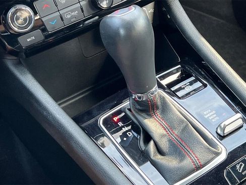 Used 2024 Jeep Compass Trailhawk image 21