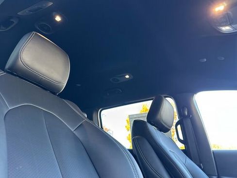 New 2026 Chrysler Pacifica Select image 15