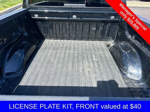 Used 2022 GMC Canyon Elevation w/ Elevation Premium Package AWD/4WD image 7