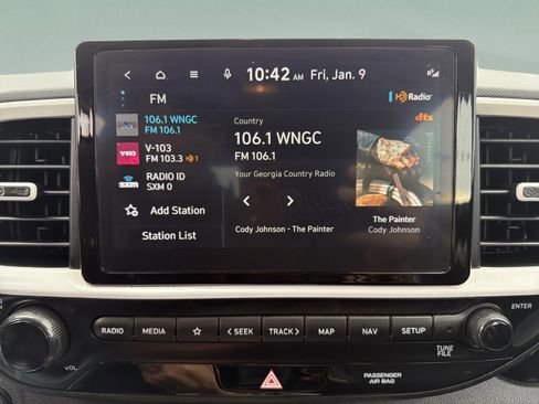 Used 2023 Hyundai Venue Limited w/ Cargo Package image 12