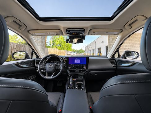 Used 2024 Lexus NX 350 AWD image 2