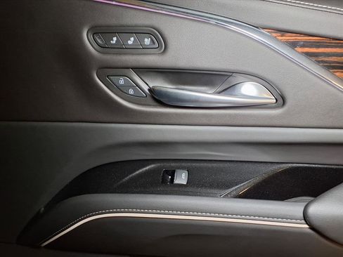 Certified 2024 Cadillac Escalade Premium Luxury w/ Performance Package image 24