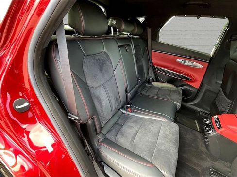 Used 2022 Genesis GV70 3.5T Sport w/ Sport Prestige Package AWD/4WD image 25