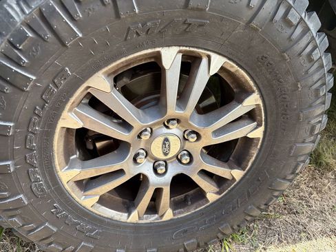 Used 2019 Ford F150 Lariat AWD/4WD image 12