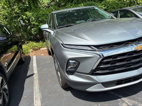 Used 2025 Chevrolet Blazer LT FWD image 6
