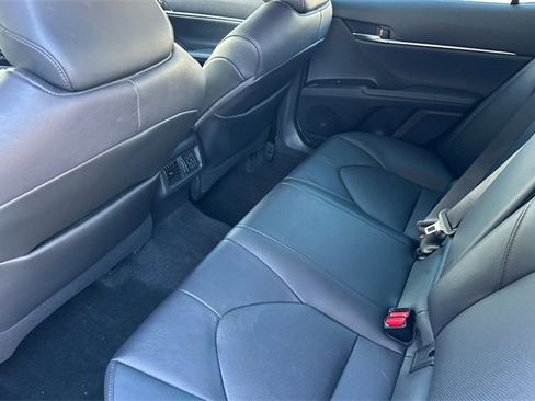 Used 2020 Toyota Camry XLE image 15
