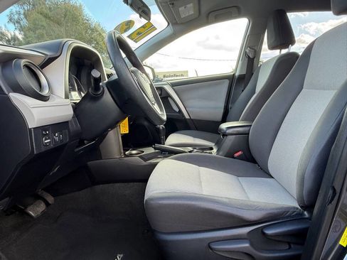 Used 2015 Toyota RAV4 LE image 10