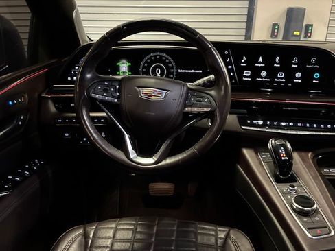 Used 2023 Cadillac Escalade ESV Sport Platinum w/ LPO, ONYX Package AWD/4WD image 13