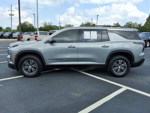 Certified 2024 Chevrolet Traverse LT FWD image 8