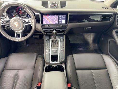 Certified 2020 Porsche Macan image 28