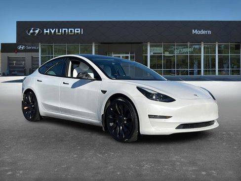 Used 2022 Tesla Model 3 Performance image 3