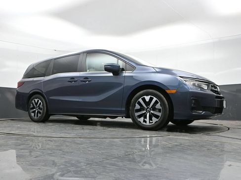Used 2025 Honda Odyssey EX-L image 36