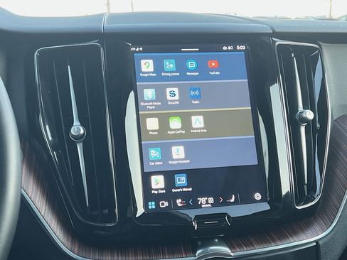 Certified 2023 Volvo XC60 B5 Plus w/ Climate Package image 18