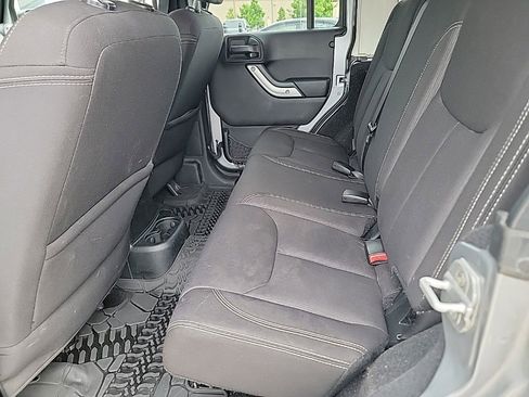 Used 2014 Jeep Wrangler Unlimited Sahara w/ Connectivity Group AWD/4WD image 11
