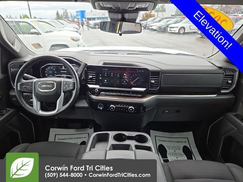 Used 2023 GMC Sierra 1500 Elevation AWD/4WD image 3