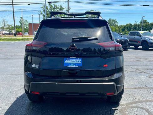 Used 2025 Nissan Rogue SV AWD/4WD image 6