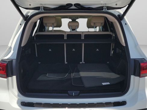 Used 2023 Mercedes-Benz GLB 250 image 5