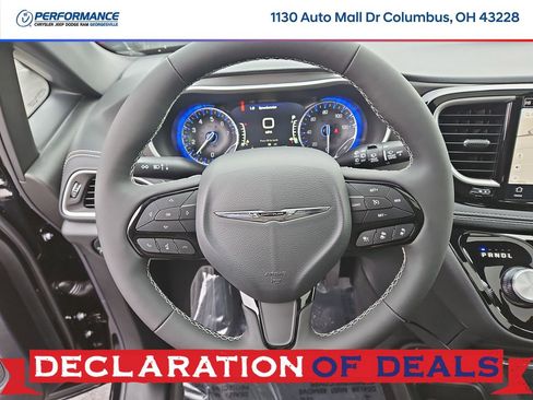 New 2026 Chrysler Pacifica Select image 24